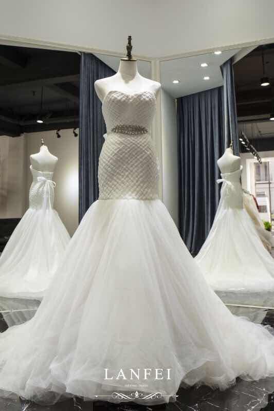 女人婚纱图片_婚纱情侣头像